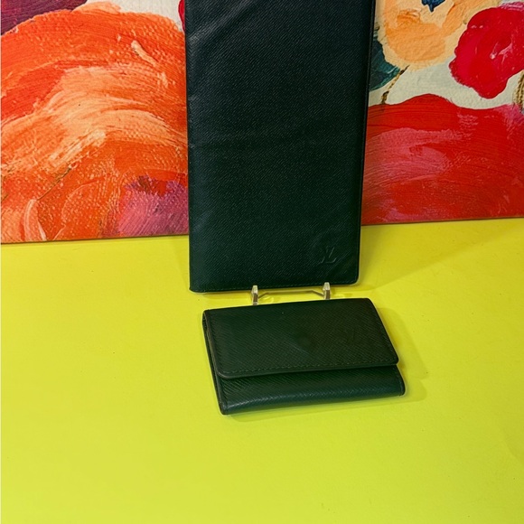 Louis Vuitton Epi Taiga Bundel green bifold wallet and key holder - Picture 14 of 15